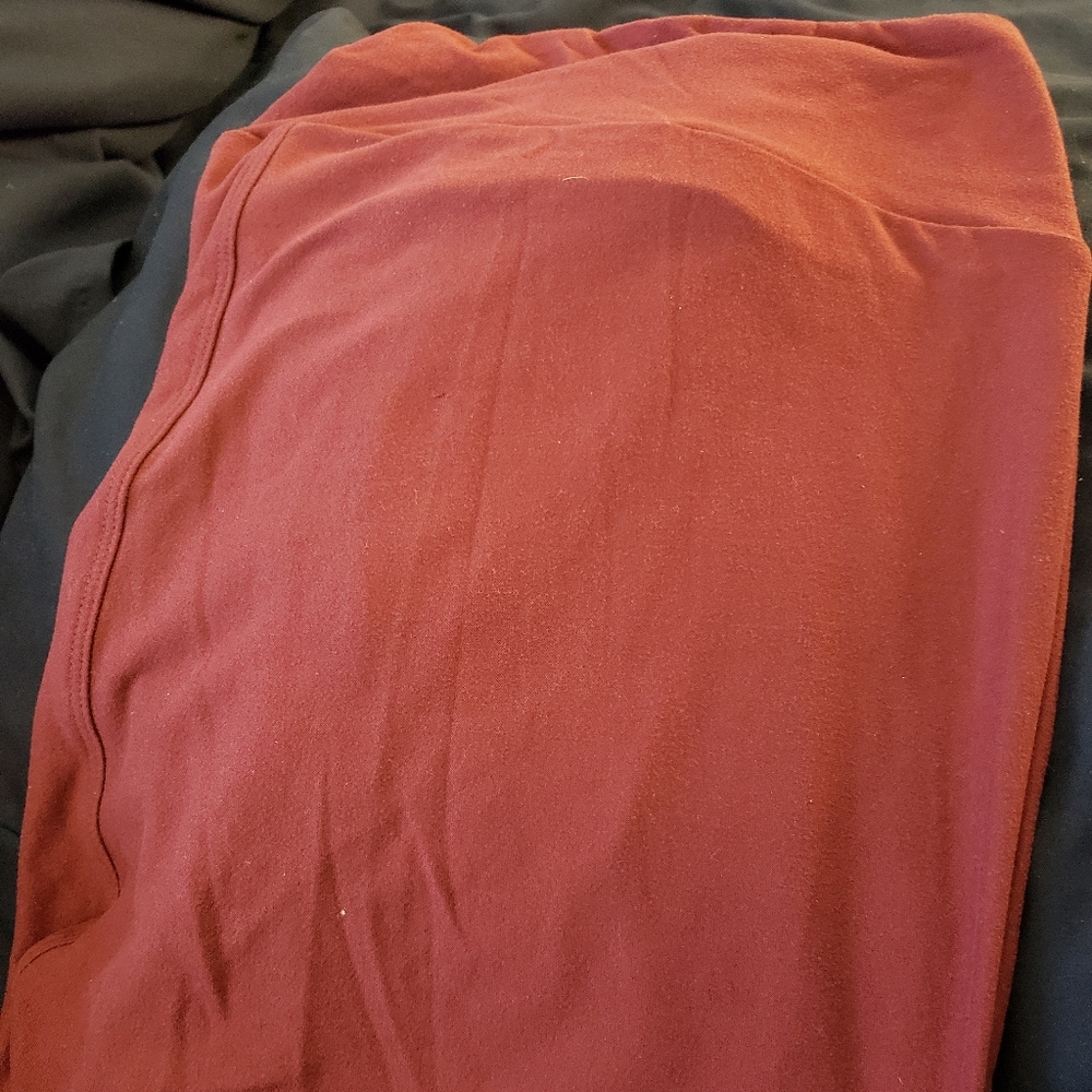 Burgundy LulaRoe leggings